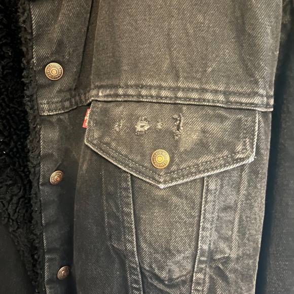 Vintage Levi’s Sherpa denim jacket - Picture 5 of 7